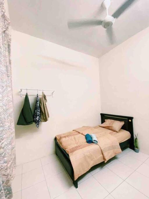 Spacious Cozy Lakeville Homestay 4 Bedrooms All With Aircond Seri Iskandar Exterior photo