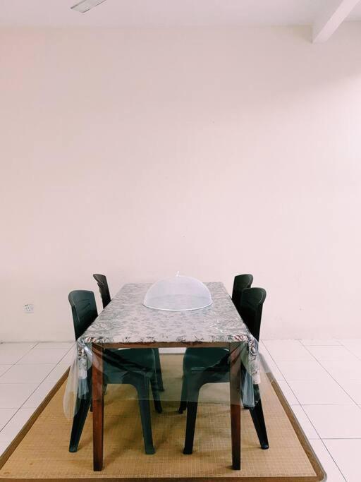 Spacious Cozy Lakeville Homestay 4 Bedrooms All With Aircond Seri Iskandar Exterior photo